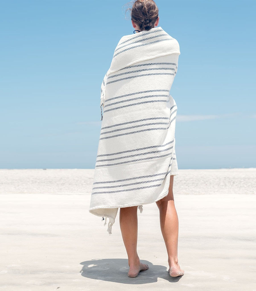 BEACH MAT THROW WITH COTTON HARNESS