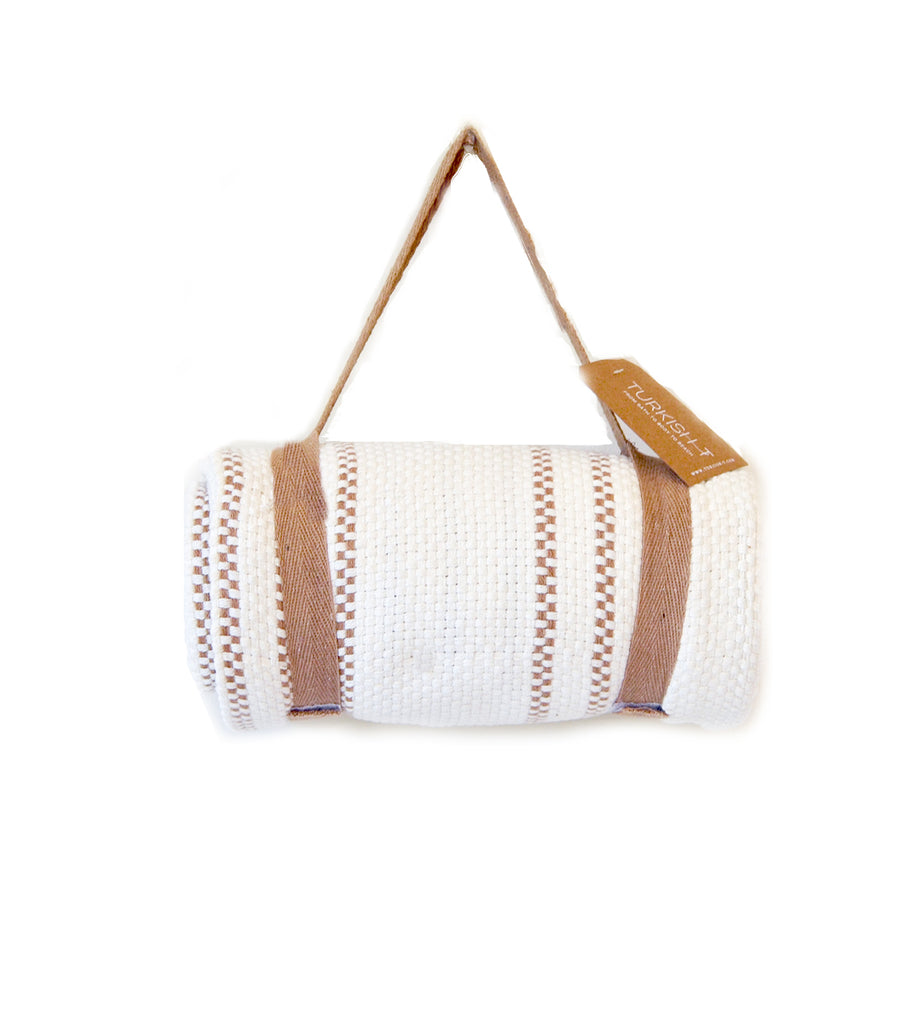 BEACH MAT THROW WITH COTTON HARNESS
