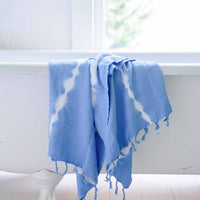 TIE-DYE BREEZE TOWEL