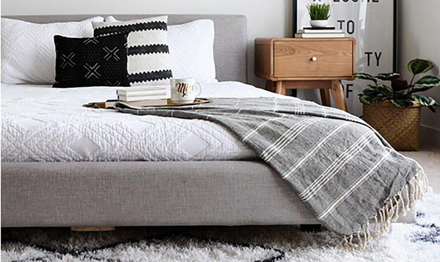 BASIC CLASSIC COVERLET